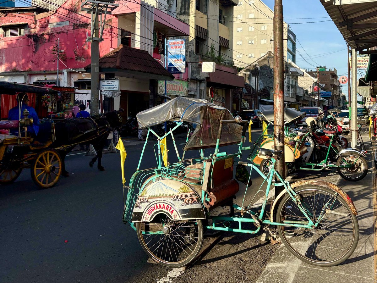 インドネシアのレトロな三輪タクシー【知りたい！現地の暮らし】